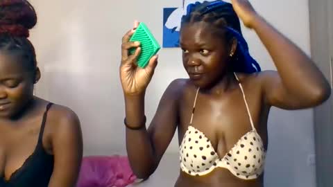 naya online show from 03/18/26, 09:34