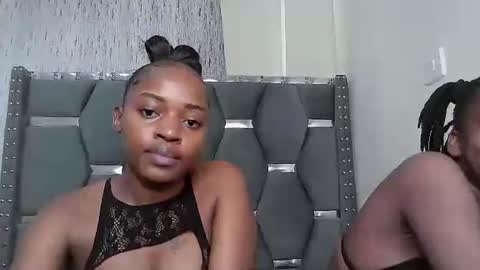 Snapshot of pretty_petite18 chatting on 02/12/26, 12:22 lynn online show from 02/12/26, 12:22