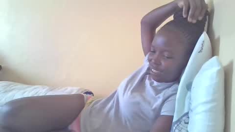 pretty_petite_ebony online show from 01/22/25, 10:29