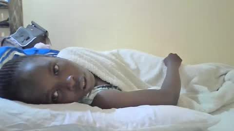 pretty_petite_ebony online show from 02/13/25, 12:13