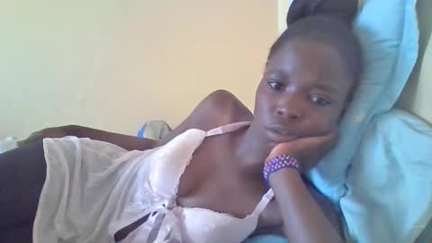 pretty_petite_ebony online show from 02/16/25, 11:27