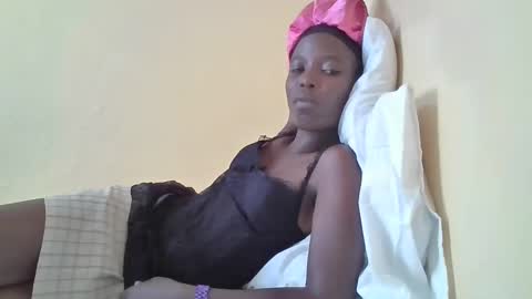 pretty_petite_ebony online show from 03/03/25, 01:20