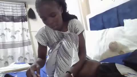 pretty_petite_ebony online show from 10/05/25, 02:15