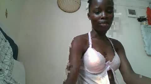 pretty_petite_ebony online show from 01/09/26, 12:08