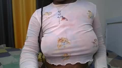 pretty_shila online show from 11/13/25, 01:04