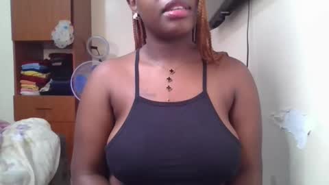 Snapshot of pretty_shila chatting on 04/27/26, 12:36 pretty_shila online show from 04/27/26, 12:36