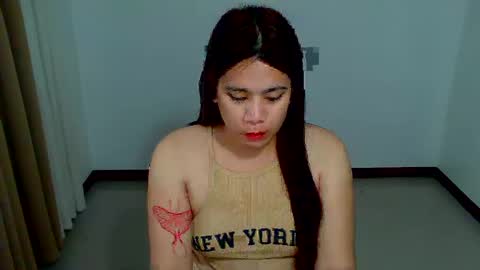 pretty stela online show from 03/04/25, 08:35