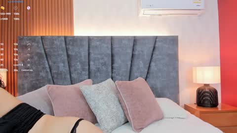 Daisy Flower online show from 01/18/25, 01:30