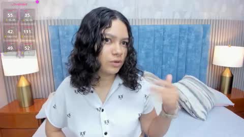 Daisy Flower online show from 10/26/25, 02:06