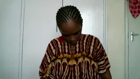 zii online show from 10/07/25, 10:34