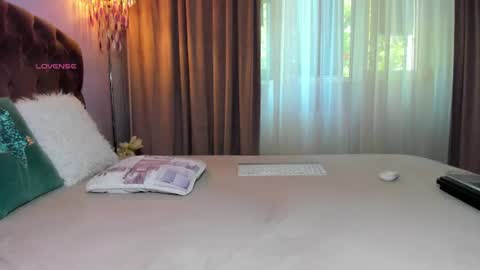 Snapshot of prettyadoraa chatting on 06/19/26, 05:45 Adora online show from 06/19/26, 05:45