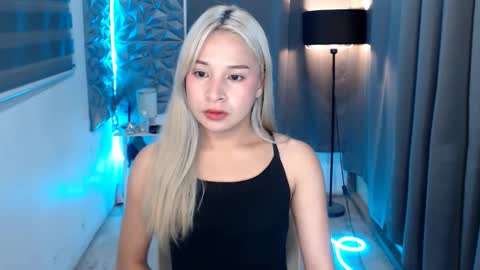 prettyallison_29 online show from 02/08/25, 11:13