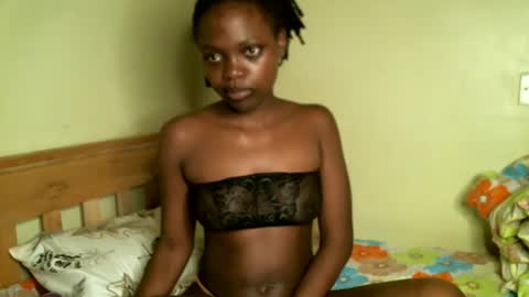 SaraCattra online show from 01/15/25, 04:04