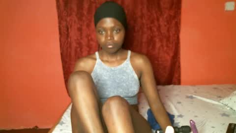 SaraCattra online show from 01/24/25, 01:45