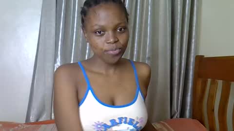 SaraCattra online show from 10/02/25, 11:34