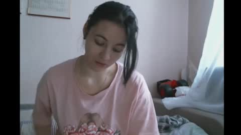 Snapshot of prettybella_7 chatting on 01/09/25, 06:17 Bella online show from 01/09/25, 06:17