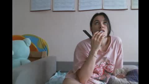 Snapshot of prettybella_7 chatting on 01/31/25, 11:13 Bella online show from 01/31/25, 11:13