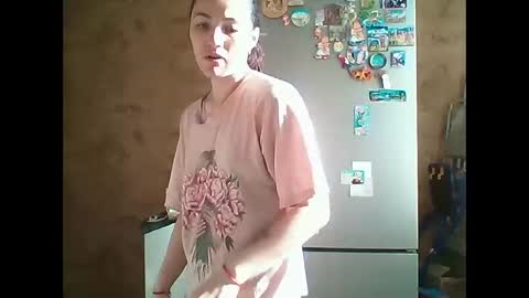 Snapshot of prettybella_7 chatting on 06/04/26, 03:23 Bella online show from 06/04/26, 03:23
