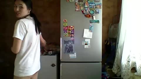 Snapshot of prettybella_7 chatting on 06/08/26, 10:48 Bella online show from 06/08/26, 10:48