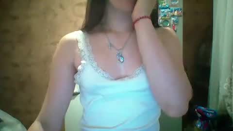 Snapshot of prettybella_7 chatting on 07/02/26, 09:43 Bella online show from 07/02/26, 09:43