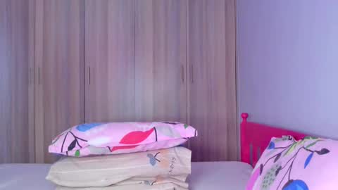 Snapshot of prettybigclit_ebony chatting on 10/26/25, 06:30 prettybigclit_ebony online show from 10/26/25, 06:30