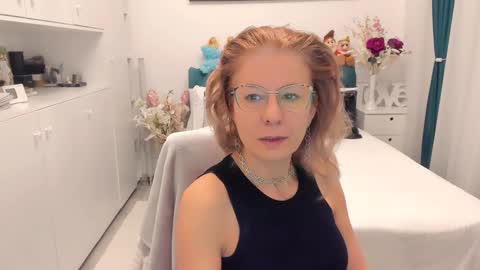 Snapshot of prettyblackeyes chatting on 02/09/25, 06:54 wilma online show from 02/09/25, 06:54