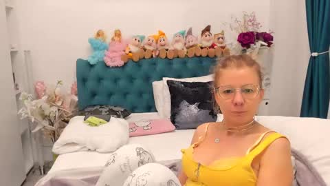 Snapshot of prettyblackeyes chatting on 03/07/25, 07:08 wilma online show from 03/07/25, 07:08