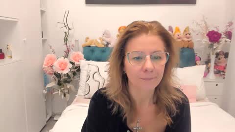 Snapshot of prettyblackeyes chatting on 11/11/25, 07:08 wilma online show from 11/11/25, 07:08