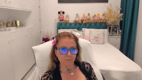 Snapshot of prettyblackeyes chatting on 06/03/26, 08:03 wilma online show from 06/03/26, 08:03