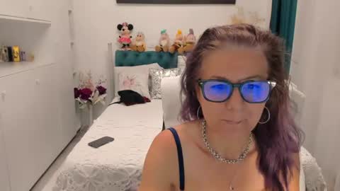 Snapshot of prettyblackeyes chatting on 06/18/26, 05:51 wilma online show from 06/18/26, 05:51