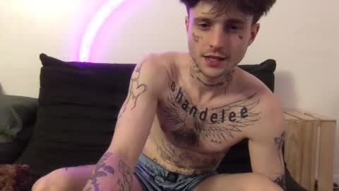 pretty boy online show from 10/21/25, 04:24