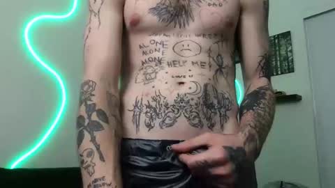 pretty boy online show from 11/05/25, 04:34