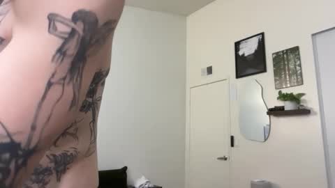 pretty boy online show from 05/24/26, 03:44