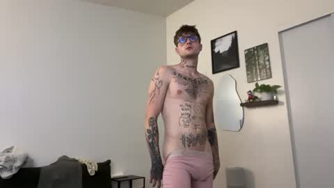 pretty boy online show from 06/19/26, 05:23