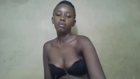 Snapshot of prettycarl_2 chatting on 09/13/25, 02:44 prettycarl_2 online show from 09/13/25, 02:44