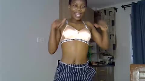 Snapshot of prettycoco_ chatting on 04/04/26, 01:19 coco online show from 04/04/26, 01:19