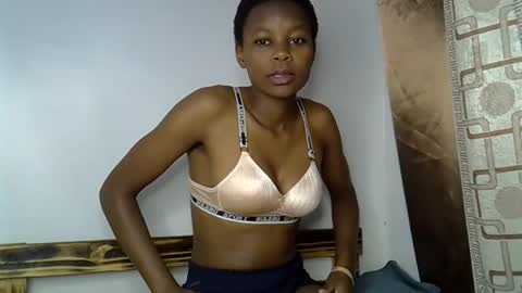 Snapshot of prettycoco_ chatting on 04/08/26, 02:22 coco online show from 04/08/26, 02:22