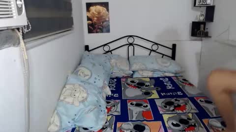 Snapshot of prettycumnotes69 chatting on 09/22/25, 08:38 ASHLEY online show from 09/22/25, 08:38