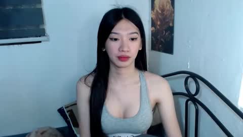 Snapshot of prettycumnotes69 chatting on 12/03/25, 06:43 ASHLEY online show from 12/03/25, 06:43