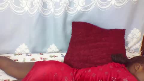 Snapshot of prettydarkskin002 chatting on 03/01/25, 06:11 SHANIA online show from 03/01/25, 06:11