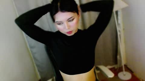 Snapshot of prettyjulian chatting on 10/24/25, 10:55 SEXY JULIA online show from 10/24/25, 10:55