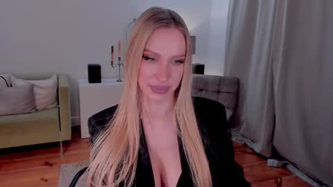 Eva online show from 01/14/25, 03:43