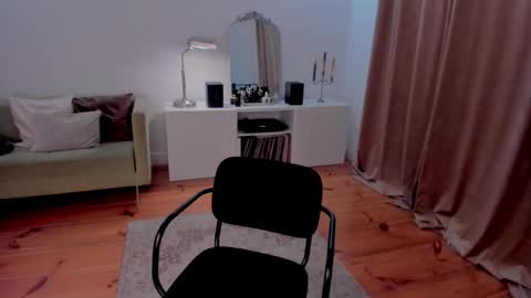 Eva online show from 03/11/25, 01:37