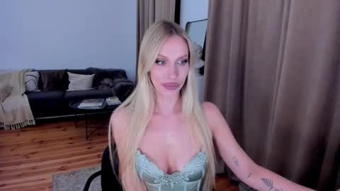 Eva online show from 09/16/25, 11:28