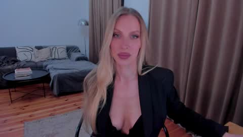 Eva online show from 05/15/26, 10:50