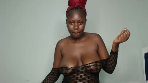 Snapshot of prettyliz1999 chatting on 01/08/25, 06:41 Lizzy online show from 01/08/25, 06:41