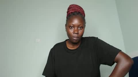 Snapshot of prettyliz1999 chatting on 02/25/25, 08:03 Lizzy online show from 02/25/25, 08:03