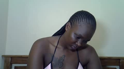 LILIAN online show from 05/11/26, 04:04