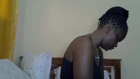 Snapshot of prettyliz30 chatting on 06/20/26, 08:39 LILIAN online show from 06/20/26, 08:39