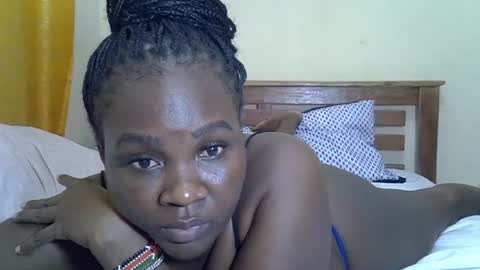 Snapshot of prettyliz30 chatting on 06/28/26, 05:52 LILIAN online show from 06/28/26, 05:52